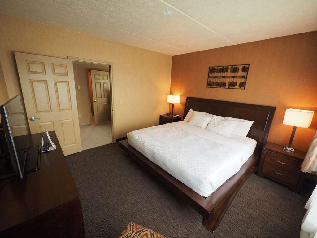 Evergreen Resort Cadillac Room photo