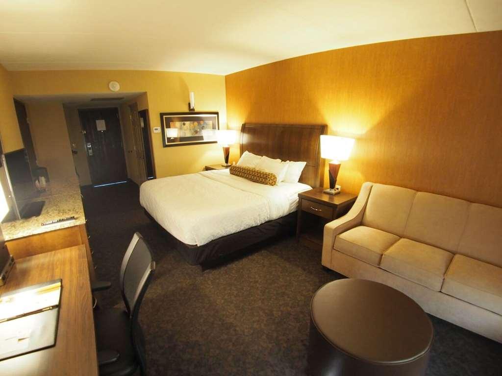 Evergreen Resort Cadillac Room photo